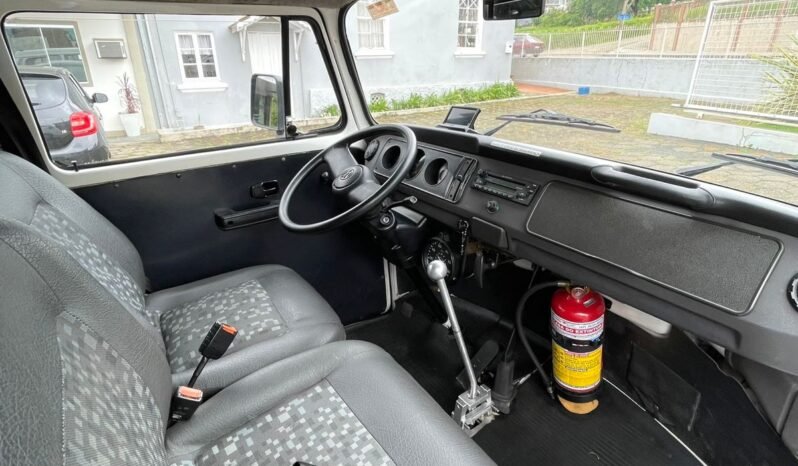 Volkswagen Kombi Lotação 1.6 Gasolina full