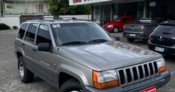 Jeep Grand Cherokee Laredo 4×4 AUT. 4.0L Gasolina